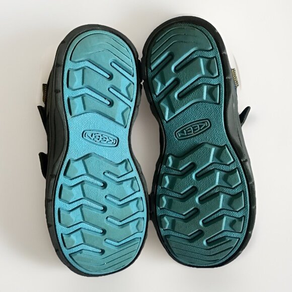 Keen Boots Boys Size 12 Hiking Snow Boots Hook And Loop Closure - Picture 5 of 6